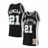 Maillot San Antonio Spurs Tim Duncan Mitchell & Ness 2001-02 noir